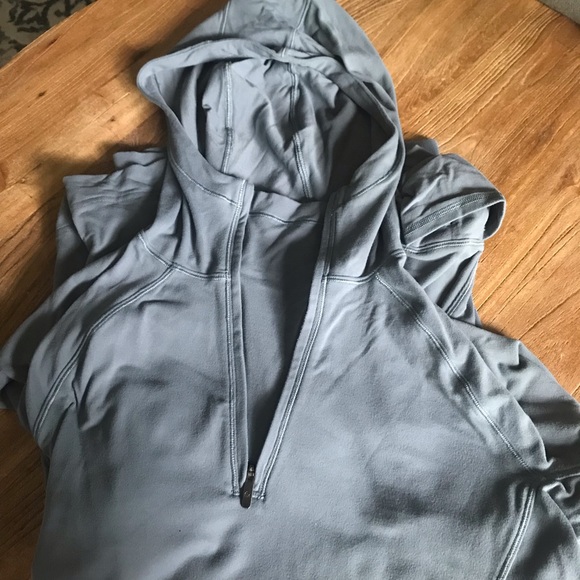 Lululemon long sleeve base layer - Picture 12 of 12